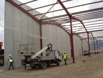 Panells de tancament per a naus industrials